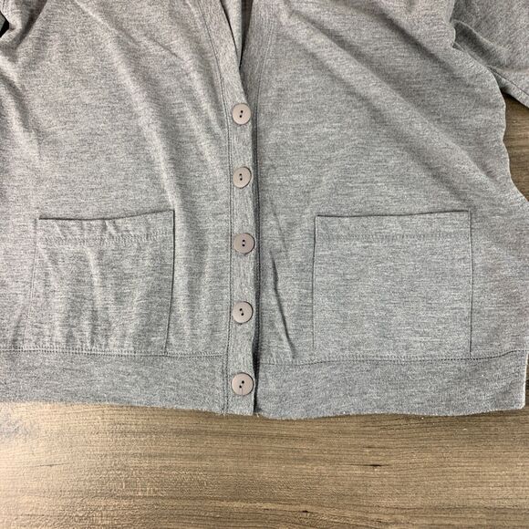 Color Cues Womens Cardigan Sweater Size Medium Gray Pockets Button Lightweight - Picture 3 of 9